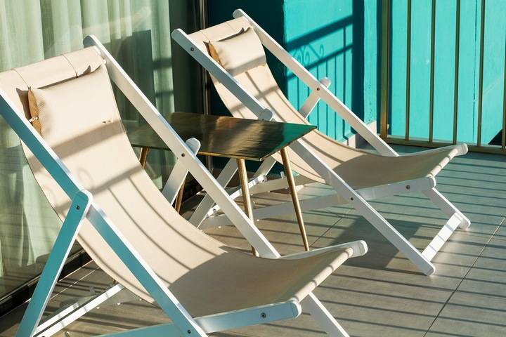 Update the design of your minimalist balcony ideas.