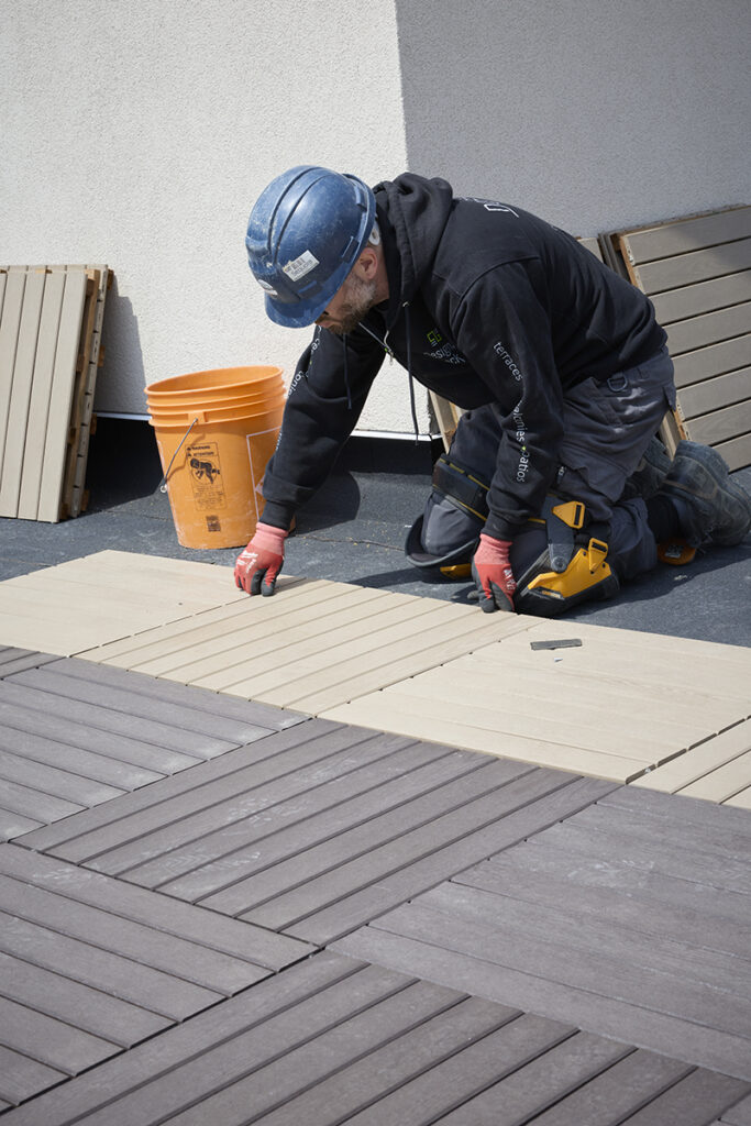 designer-deck-mode-homes-builders-use-deck-tiles